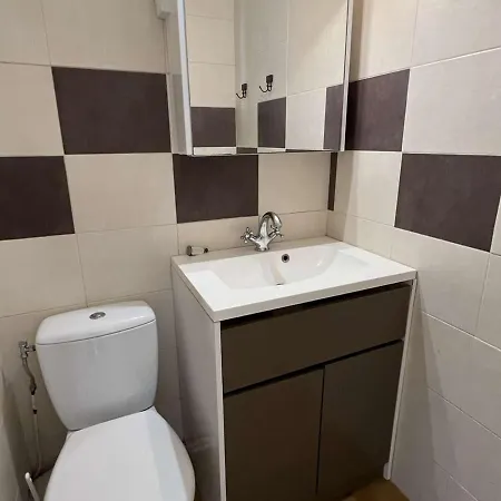 4 Pers, Balcon, Proche Plage, Quartier Avant-port, Parking Public, Animaux Bienvenus - Fr-1-702-4