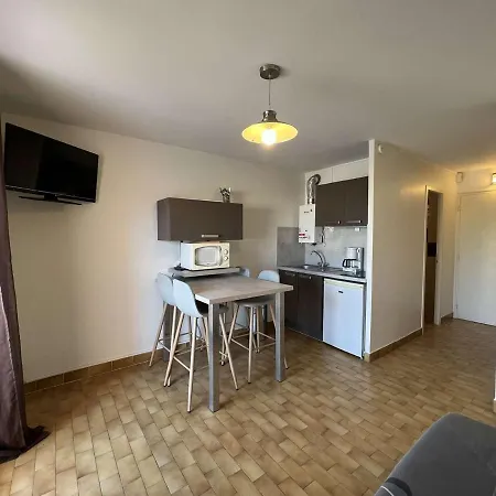 Apartamento 4 Pers, Balcon, Proche Plage, Quartier Avant-port, Parking Public, Animaux Bienvenus - Fr-1-702-4 Agde
